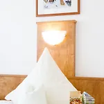 Am Duesseldorfer Platz Hotel 3*