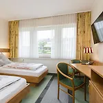 Am Duesseldorfer Platz 3*