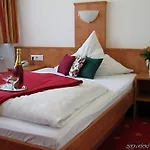 Am Duesseldorfer Platz Hotel 3*