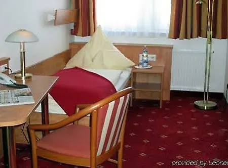 Hotel Am Duesseldorfer Platz 3*