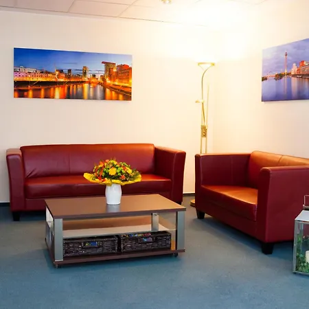 Otel Am Duesseldorfer Platz