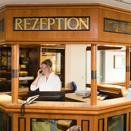 Am Duesseldorfer Platz 3*