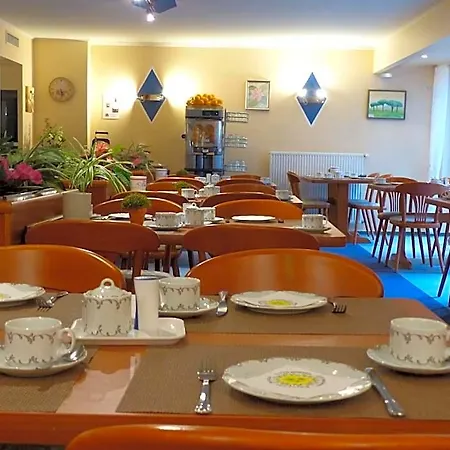 Am Düsseldorfer Platz Hotel