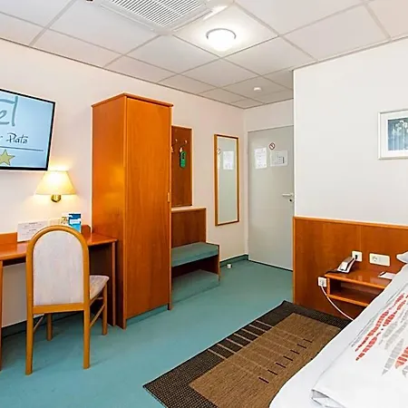 Am Düsseldorfer Platz Hotel 3*
