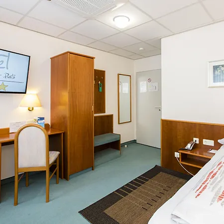 Am Duesseldorfer Platz Otel