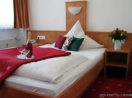 Am Düsseldorfer Platz Hotel 3*