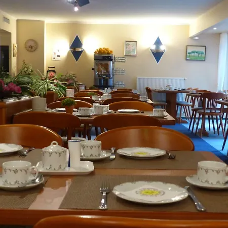 Am Duesseldorfer Platz Hotel 3*