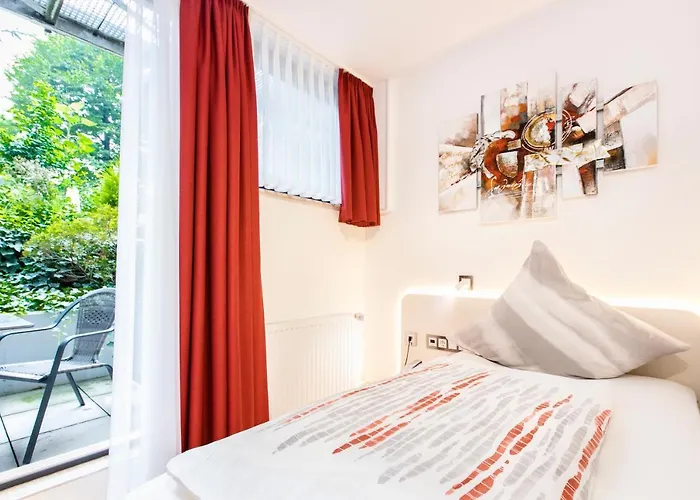 Am Duesseldorfer Platz 3*