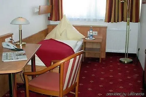 Hotel Am Duesseldorfer Platz 3*