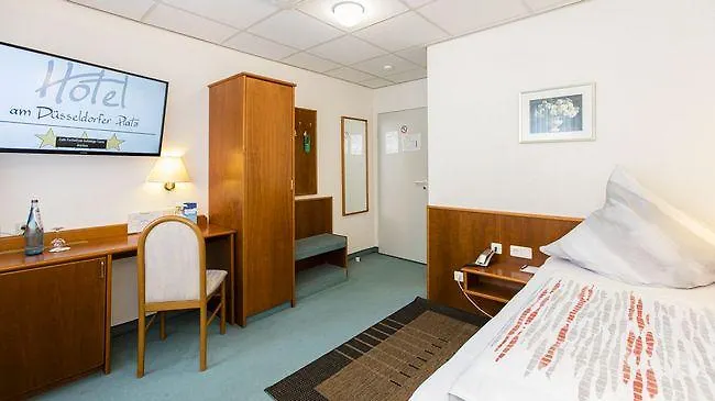 Am Duesseldorfer Platz Hotel 3*