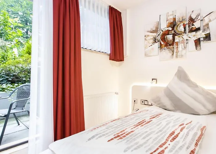 Am Duesseldorfer Platz 3*