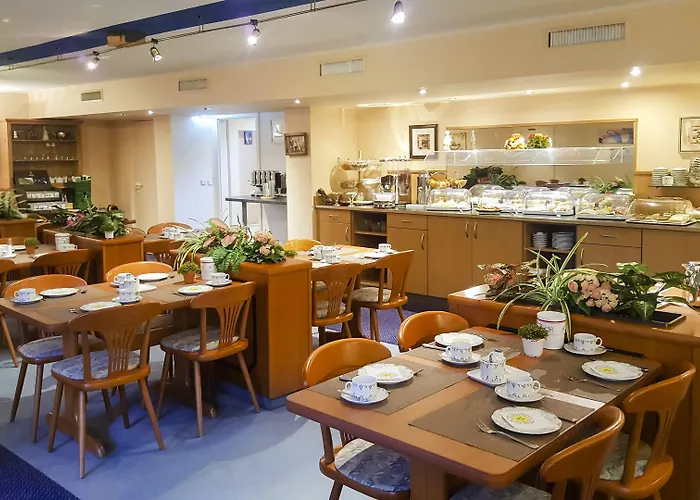 杜塞尔多夫广场酒店 拉廷根