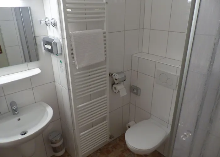 Am Duesseldorfer Platz 3*