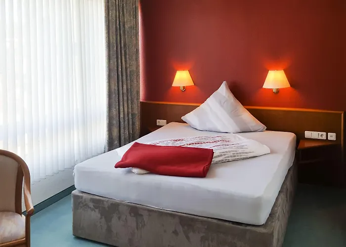 Am Duesseldorfer Platz 3*